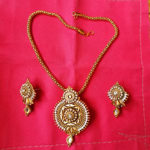 Golden Necklace With Earrings + One Freebie