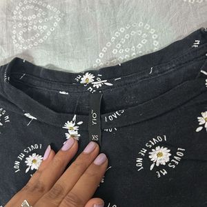 Black T-shirt With Flower Print