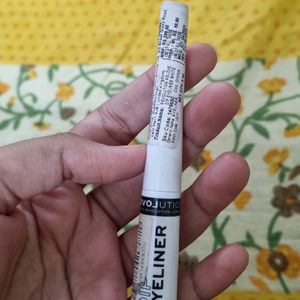 Pigmented White Eyeliner