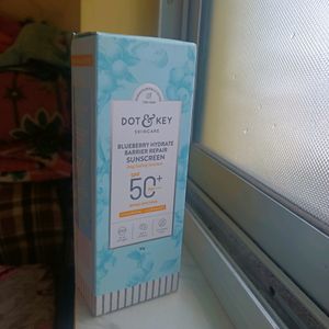 80g Dot & Key Sunscreen