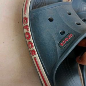 Crocs Sliders Og- Price Fixed Pls Understand