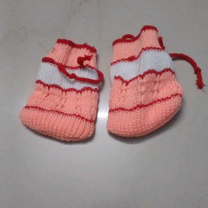 Woolen Set Of Sweater Pant And Socks For 0-6Months