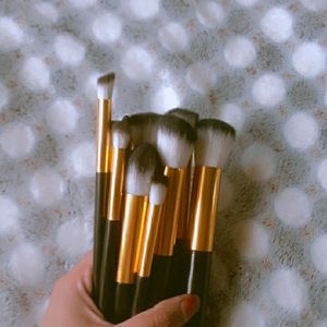 Set Of Makeup brushes