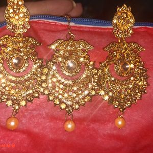 Mangtika And Earring Set