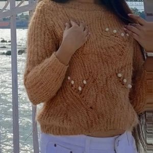 PEARL WOOLEN SWEATER