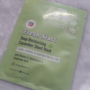 Myglamm Fresh Deep Moisturising Sheet mask With Vitamin C Niacinamide & Hyaluronic Acid