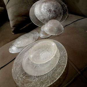 Frosted Glass Dinner Set. 8 Plates + 4 Bowl