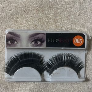 HUDA Beauty Eyelash