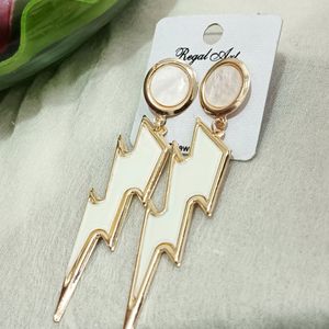 (₹99)Trendy Earrings