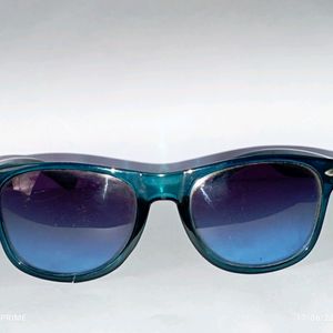 RAY-BAN SUNGLASSES Unused