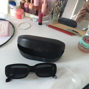 Retro Black Sunglasses