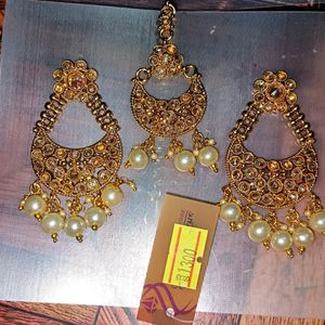 Beautiful Earings With Mangtikka