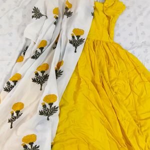 Yellow Kurta XS & Dupatta No Pant