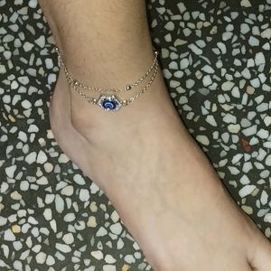 Eagle Eyes Anklet & -free Item