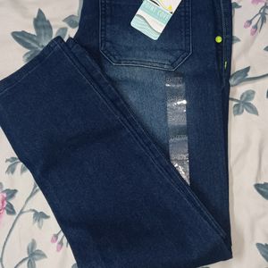 🔥price Drop 🔥10 Year Boys Jean With New One.