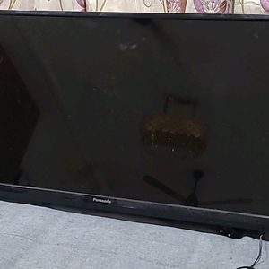 32 Panasonic TV And Music System