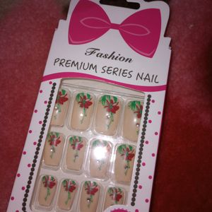 Artificial Nails In Nude Colour