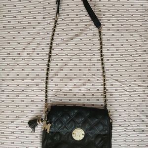 Metro City Black Sling Bag