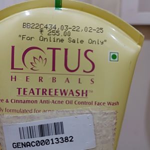 Lotus Acne Facewash