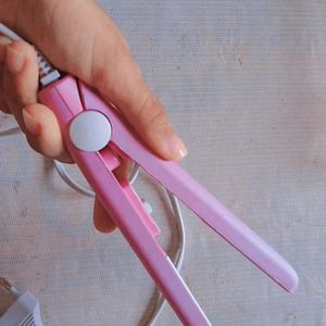 Mini hair straightener