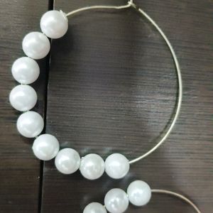 round pearl earing