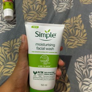 Simple Moisturizing Facewash