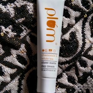 Plum Sunscreen (15ml)