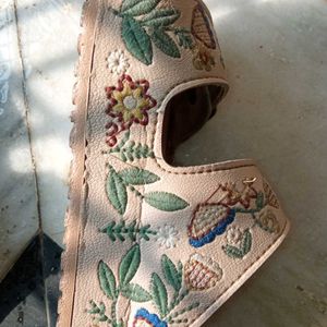 Zudio Embroidered Flats💌