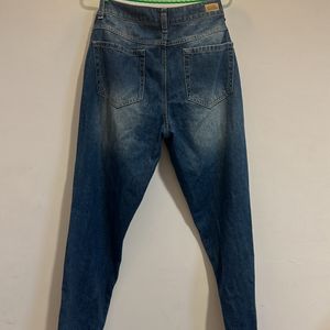 UNITED COLORS OF BENETTON BOYFRIEND FIT JEANS