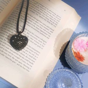 Dazzling Love: Imported Necklace