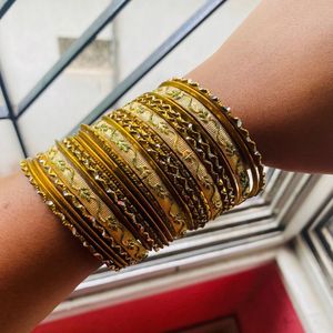 Golden bangles 😍