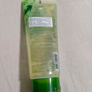 The Face Shop Jeju AloeFresh Soothing Foam Cleaner