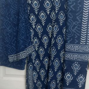 Klosia Kurti Set