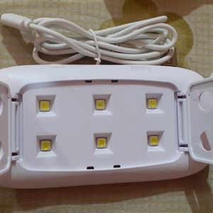 UVLED NAIL MINI LAMP ( TOTALLY NEW )