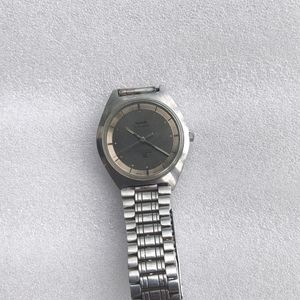 Vintage HMT Vivek Manual Hand-Winding Watch.