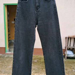 Y2k straight charcoal jeans.