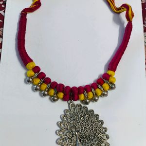 Statement Neckpiece