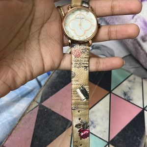 Stylish Vintage-Print Leather Band Wristwatch