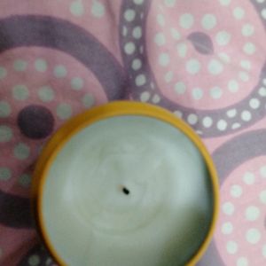 A Great Fragrance perfume Candle.😊