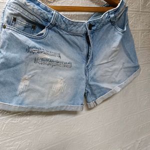 Denim Short Pants – Effortless Style for Medium to