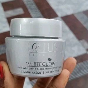 Lotus Herbals Whiteglow Skin Whitening & Brighteni