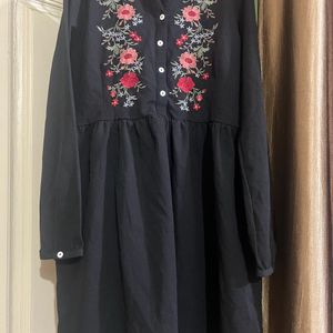 Chemistry Black Tunic Top - Medium