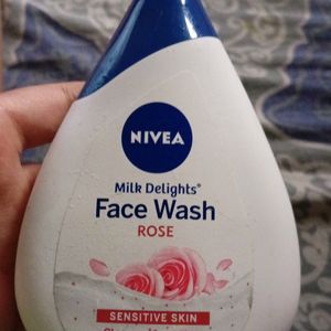 Nivea Rose Facewash For Sensitive Skin 🌹🌹🌹🌹🌹