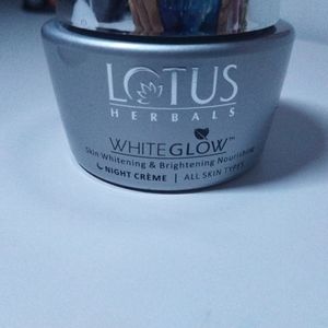 Lotus Night Creme`