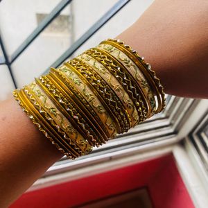 Golden  Bangles For Women❤️