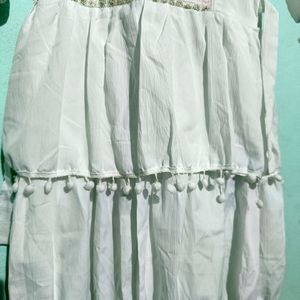 Women White Short Kurta/Tops