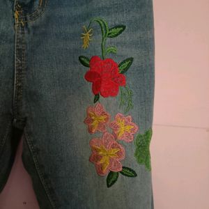 Floral Embroidered Ripped Jeans