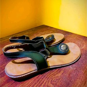 Stylish Olive Green Sandals 🥿❤️🥿