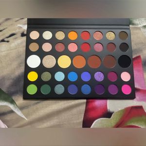 Morphe X James Charles eye shadowPalette