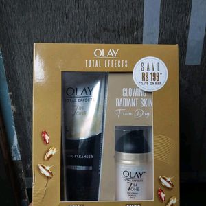 NEW WITH TAG OLAY TOTAL EFFECTS GIFTPACK